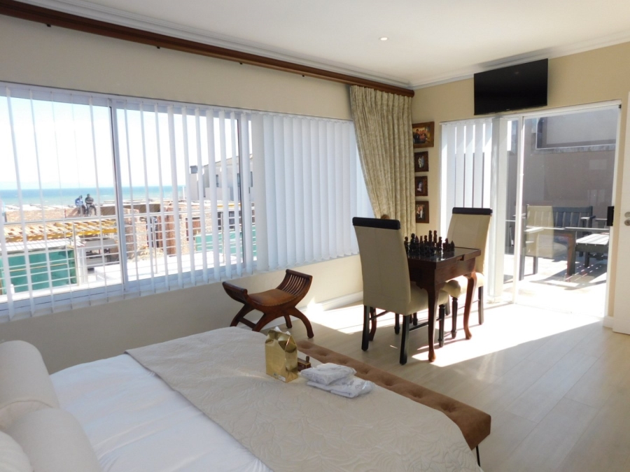 4 Bedroom Property for Sale in Harbour Island Western Cape